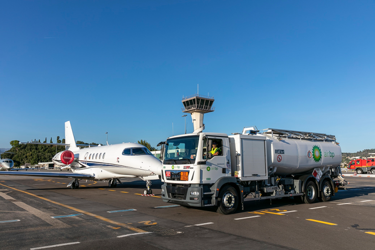 20.000 L AIRCRAFT REFUELLER