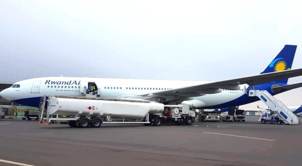 aircraft refueller STR65 titan